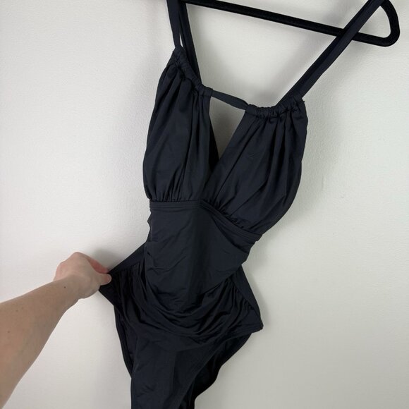 La Blanca Island Goddess High Neck Keyhole One Piece Swimsuit Black Size 8 - Picture 2 of 10